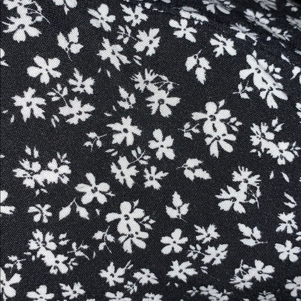 Cardigan 🖤🤍 - Picture 4 of 5